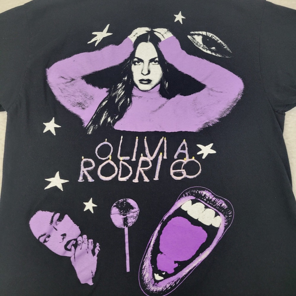 Olivia‎ Rodrigo GUTS Tour Graphic T-Shirt Womens Medium Black Cotton Crewneck